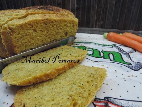 Pan integral de zanahoria con bebida de soja y semillas de sésamo, amapola y lino. Pan integral de zanahoria con bebida de soja y semillas de sésamo, amapola y lino.