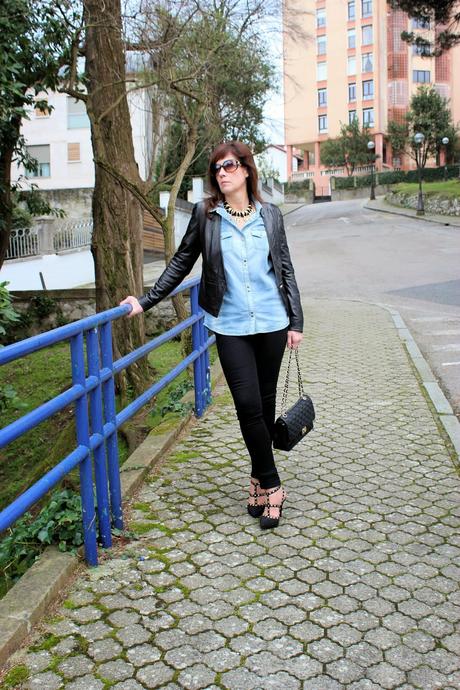 MIS LOOKS- CAMISA VAQUERA Y NEGRO MIS LOOKS- CAMISA VAQUERA Y NEGRO