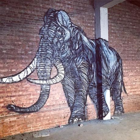 Mamut graffitti street art Dzia