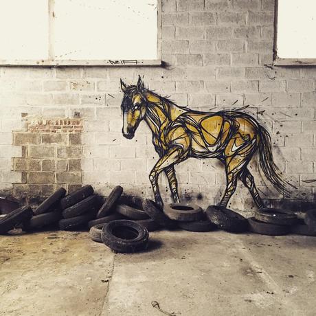 Caballo graffitti street art Dzia