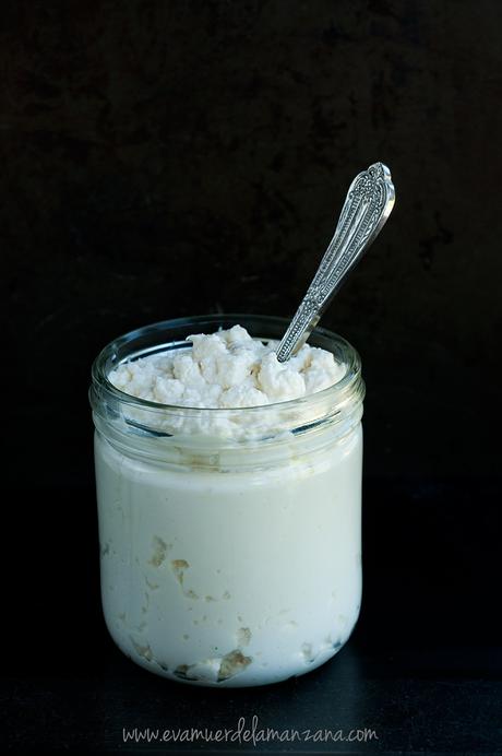 De la crema de las manchas de pigmento el té verde