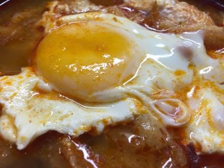 Sopa castellana o sopa de ajo. Sopa castellana o sopa de ajo.