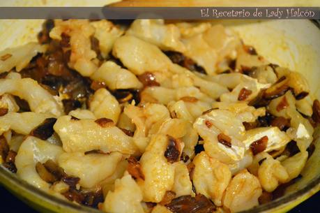 Potaje de cuaresma con garbanzos, bacalao y espinacas