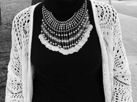 Hippie chic collar etnico