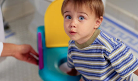 ¿Cómo enseñar a tu niño a hacer popó en el bacín? ¿Cómo enseñar a tu niño a hacer popó en el bacín?