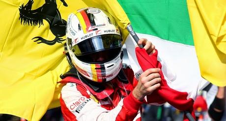 La bandera de Ferrari se apellida Vettel