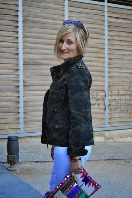 CAMUFLAJE CON TOQUE ÉTNICO CAMUFLAJE CON TOQUE ÉTNICO