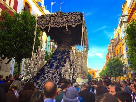 La Virgen de la Hiniesta. La Virgen de la Hiniesta.