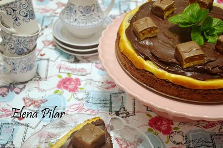 Brownie cheesecake de Snickers con ganaché de chocolate y toffees Brownie cheesecake de Snickers con ganaché de chocolate y toffees