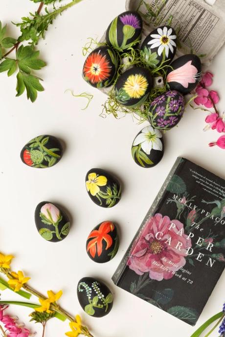 DIY: Huevos de Pascua con dibujos de botánica