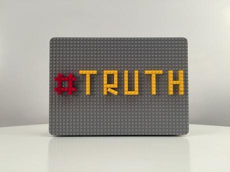 Una funda para el portátil hecha de Lego