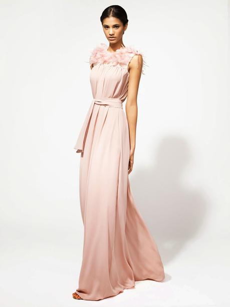 Vestido perfecto para invitada de la colección primavera-verano de Mónica Cordera Vestido perfecto para invitada de la colección primavera-verano de Mónica Cordera