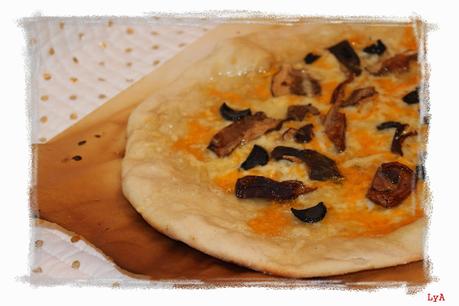 Pizza de boletus y trufa ... para esos momentos que te cambian la vida Pizza de boletus y trufa ... para esos momentos que te cambian la vida