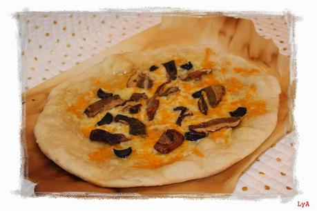 Pizza de boletus y trufa ... para esos momentos que te cambian la vida Pizza de boletus y trufa ... para esos momentos que te cambian la vida