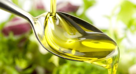 Grasas insaturadas llamadas Omega. aceite oliva