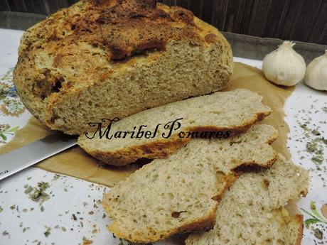 Pan integral con bebida de soja, ajo y orégano en olla programable. Pan integral con bebida de soja, ajo y orégano en olla programable.