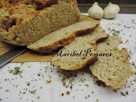 Pan integral con bebida de soja, ajo y orégano en olla programable. Pan integral con bebida de soja, ajo y orégano en olla programable.