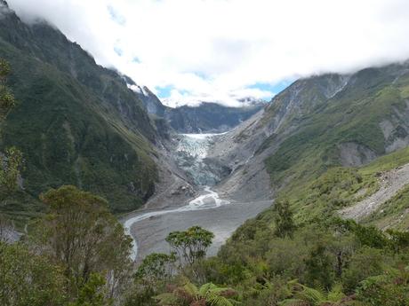 El glaciar Fox entre escaladores y helicópteros El glaciar Fox y su entorno