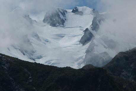 El glaciar Fox entre escaladores y helicópteros Los escoltas del glaciar Fox