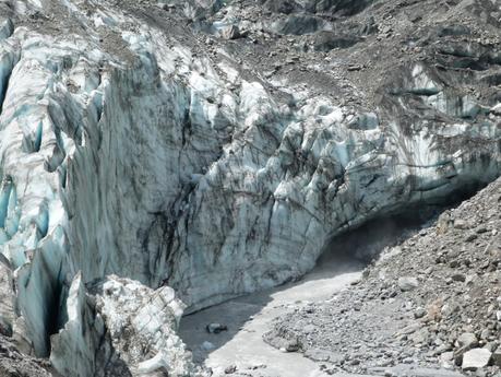El glaciar Fox entre escaladores y helicópteros Detalles del glaciar Fox