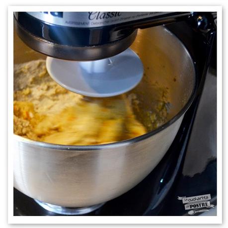 SEMANA SANTA 2015 (II): MONA DE PASCUA CON CHIPS DE CHOCOLATE SEMANA SANTA 2015 (II): MONA DE PASCUA CON CHIPS DE CHOCOLATE