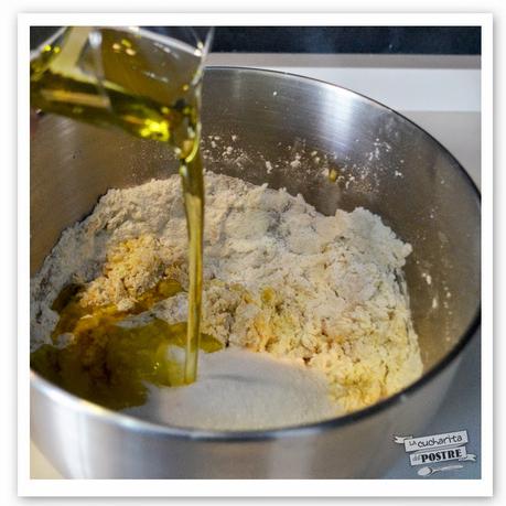 SEMANA SANTA 2015 (II): MONA DE PASCUA CON CHIPS DE CHOCOLATE SEMANA SANTA 2015 (II): MONA DE PASCUA CON CHIPS DE CHOCOLATE