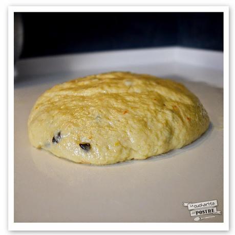 SEMANA SANTA 2015 (II): MONA DE PASCUA CON CHIPS DE CHOCOLATE SEMANA SANTA 2015 (II): MONA DE PASCUA CON CHIPS DE CHOCOLATE