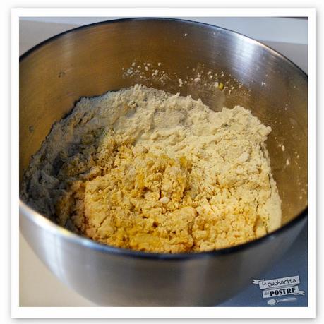 SEMANA SANTA 2015 (II): MONA DE PASCUA CON CHIPS DE CHOCOLATE SEMANA SANTA 2015 (II): MONA DE PASCUA CON CHIPS DE CHOCOLATE