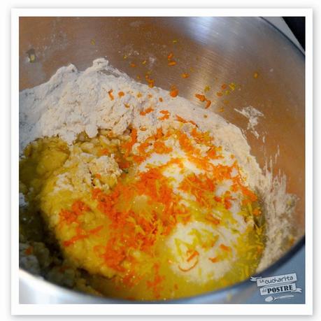 SEMANA SANTA 2015 (II): MONA DE PASCUA CON CHIPS DE CHOCOLATE SEMANA SANTA 2015 (II): MONA DE PASCUA CON CHIPS DE CHOCOLATE