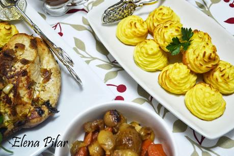 Pechuga de pavo al horno con patatas duquesa Pechuga de pavo al horno con patatas duquesa