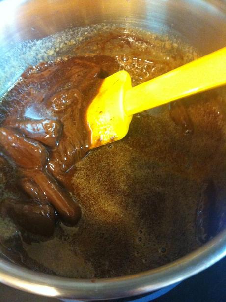 Brownie Esponjoso De Chocolate Y Mantequilla Con Caramelo Brownie Esponjoso De Chocolate Y Mantequilla Con Caramelo