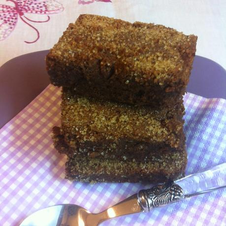 Brownie Esponjoso De Chocolate Y Mantequilla Con Caramelo Brownie Esponjoso De Chocolate Y Mantequilla Con Caramelo