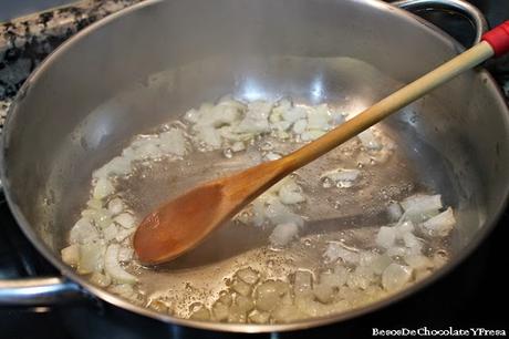 POLLO EN SALSA DE PUERROS POLLO EN SALSA DE PUERROS