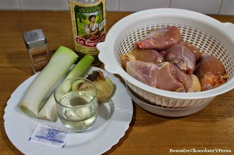 POLLO EN SALSA DE PUERROS POLLO EN SALSA DE PUERROS