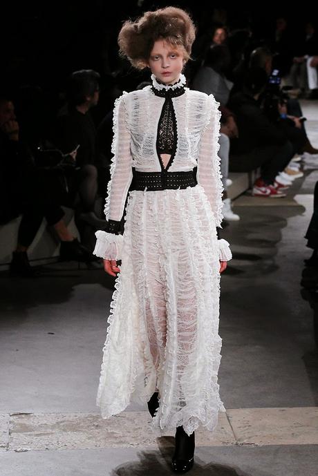 Alexander McQueen Paris Fashion Week Otoño invierno 2015-2016 Alexander McQueen Paris Fashion Week Otoño invierno 2015-2016