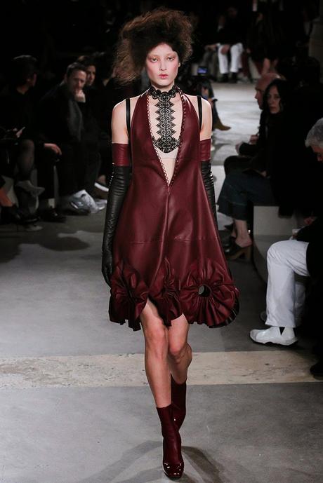 Alexander McQueen Paris Fashion Week Otoño invierno 2015-2016 Alexander McQueen Paris Fashion Week Otoño invierno 2015-2016