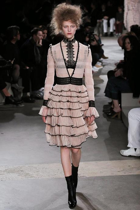Alexander McQueen Paris Fashion Week Otoño invierno 2015-2016 Alexander McQueen Paris Fashion Week Otoño invierno 2015-2016