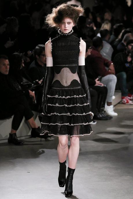 Alexander McQueen Paris Fashion Week Otoño invierno 2015-2016 Alexander McQueen Paris Fashion Week Otoño invierno 2015-2016