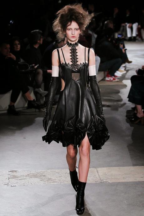 Alexander McQueen Paris Fashion Week Otoño invierno 2015-2016 Alexander McQueen Paris Fashion Week Otoño invierno 2015-2016