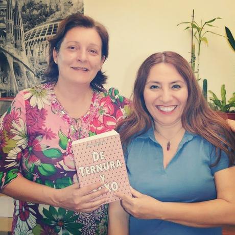 Charlando con la escritora Elga Reátegui Charlando con la escritora Elga Reátegui