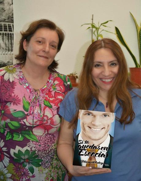 Charlando con la escritora Elga Reátegui Charlando con la escritora Elga Reátegui