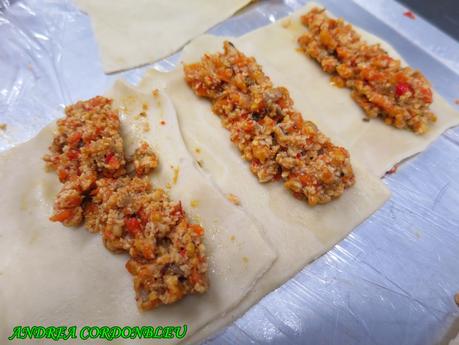 CANELONES DE POLLO Y VERDURA. PASTA FRESCA, BECHAMEL. CANELONES DE POLLO Y VERDURA. PASTA FRESCA, BECHAMEL.