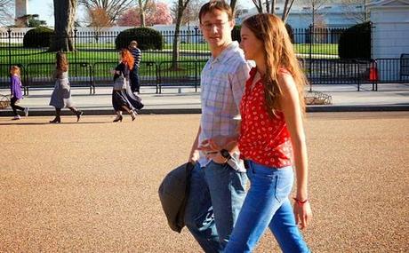 NUEVA IMAGEN DE “SNOWDEN”, CON JOSEPH GORDON-LEVITT Y SHAILENE WOODLEY