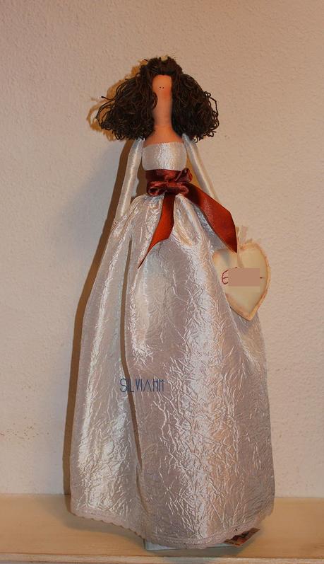 HOY, MUÑECAS HOY, MUÑECAS