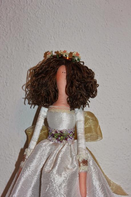 HOY, MUÑECAS HOY, MUÑECAS