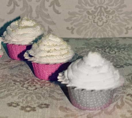 CUPCAKES DE ALMENDRAS CON MASCARPONE CUPCAKES DE ALMENDRAS CON MASCARPONE