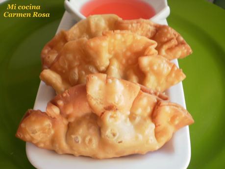 EMPANADILLAS FRITAS RELLENAS DE POLLO CON CEBOLLETA Y JENGIBRE EMPANADILLAS FRITAS RELLENAS DE POLLO CON CEBOLLETA Y JENGIBRE
