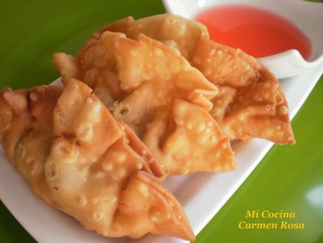 EMPANADILLAS FRITAS RELLENAS DE POLLO CON CEBOLLETA Y JENGIBRE EMPANADILLAS FRITAS RELLENAS DE POLLO CON CEBOLLETA Y JENGIBRE