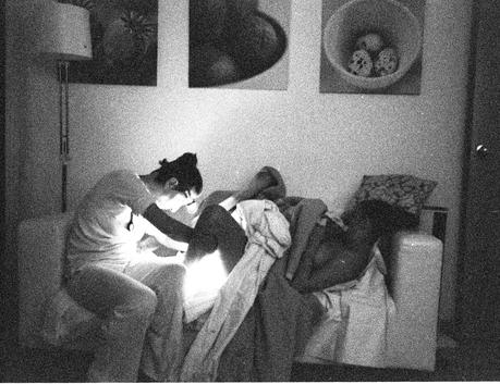 En el sofá y a cuatro patas En el sofá y a cuatro patas