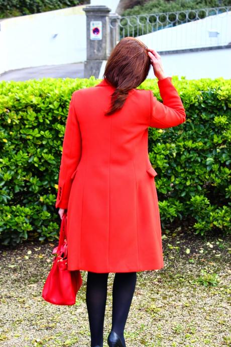 MIS LOOKS - FALDA LUNARES Y ROJO MIS LOOKS - FALDA LUNARES Y ROJO